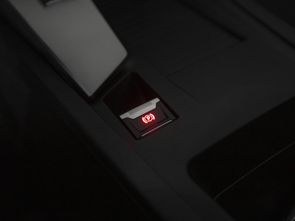 peugeot-308-2023-hibrido-a-gasolina-1598cc