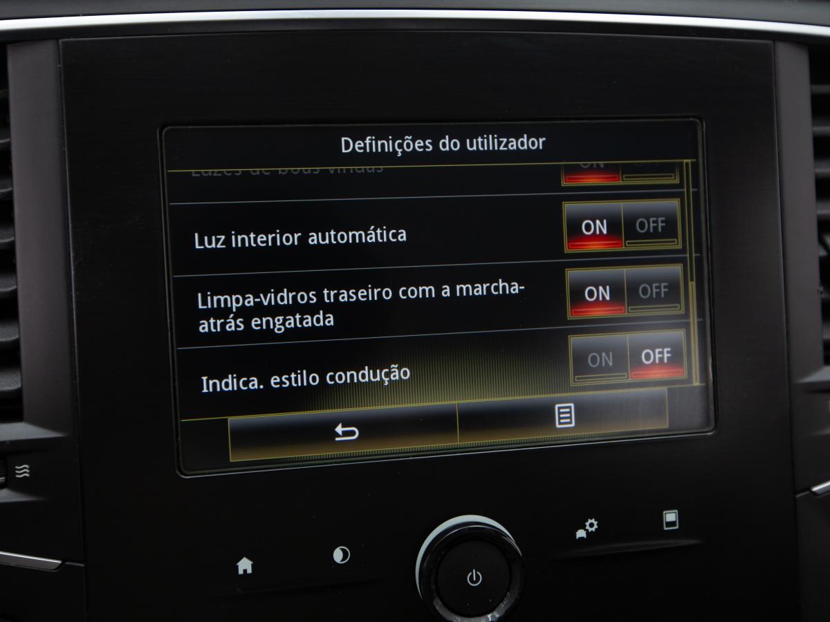 renault-megane-sport-tourer-2018-diesel-1461cc