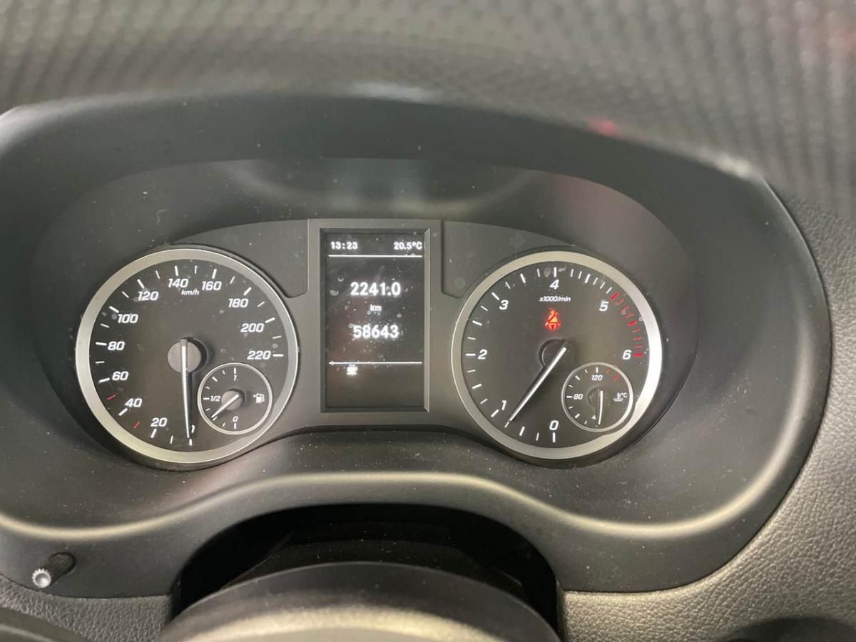 mercedes-benz-vito-2022-diesel-1950cc