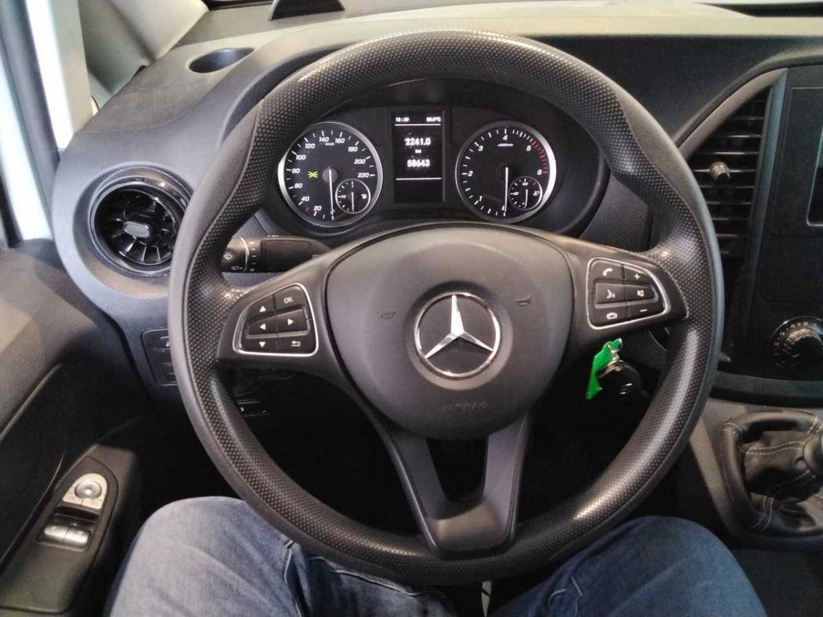 mercedes-benz-vito-2022-diesel-1950cc
