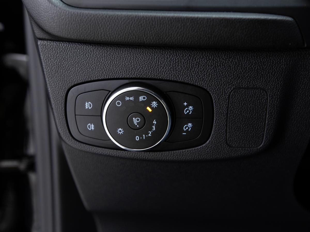 ford-focus-2022-diesel-1499cc