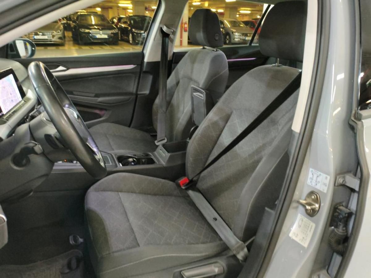 volkswagen-golf-variant-2023-diesel-1968cc