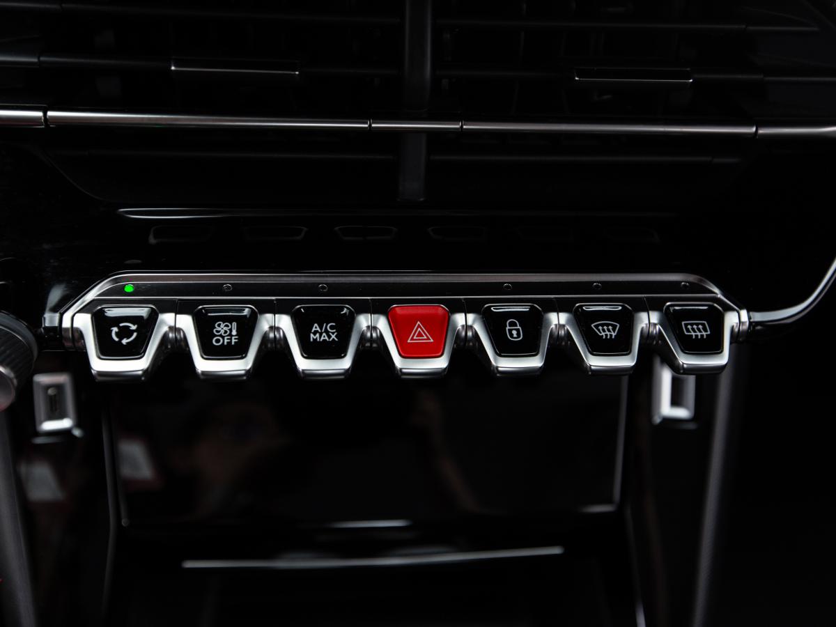peugeot-2008-2022-diesel-1499cc