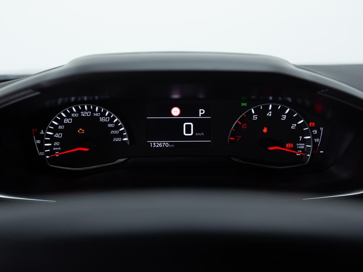 peugeot-2008-2022-diesel-1499cc
