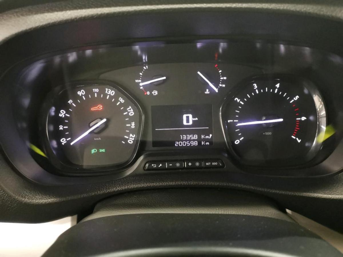 citroen-spacetourer-2021-diesel-1499cc