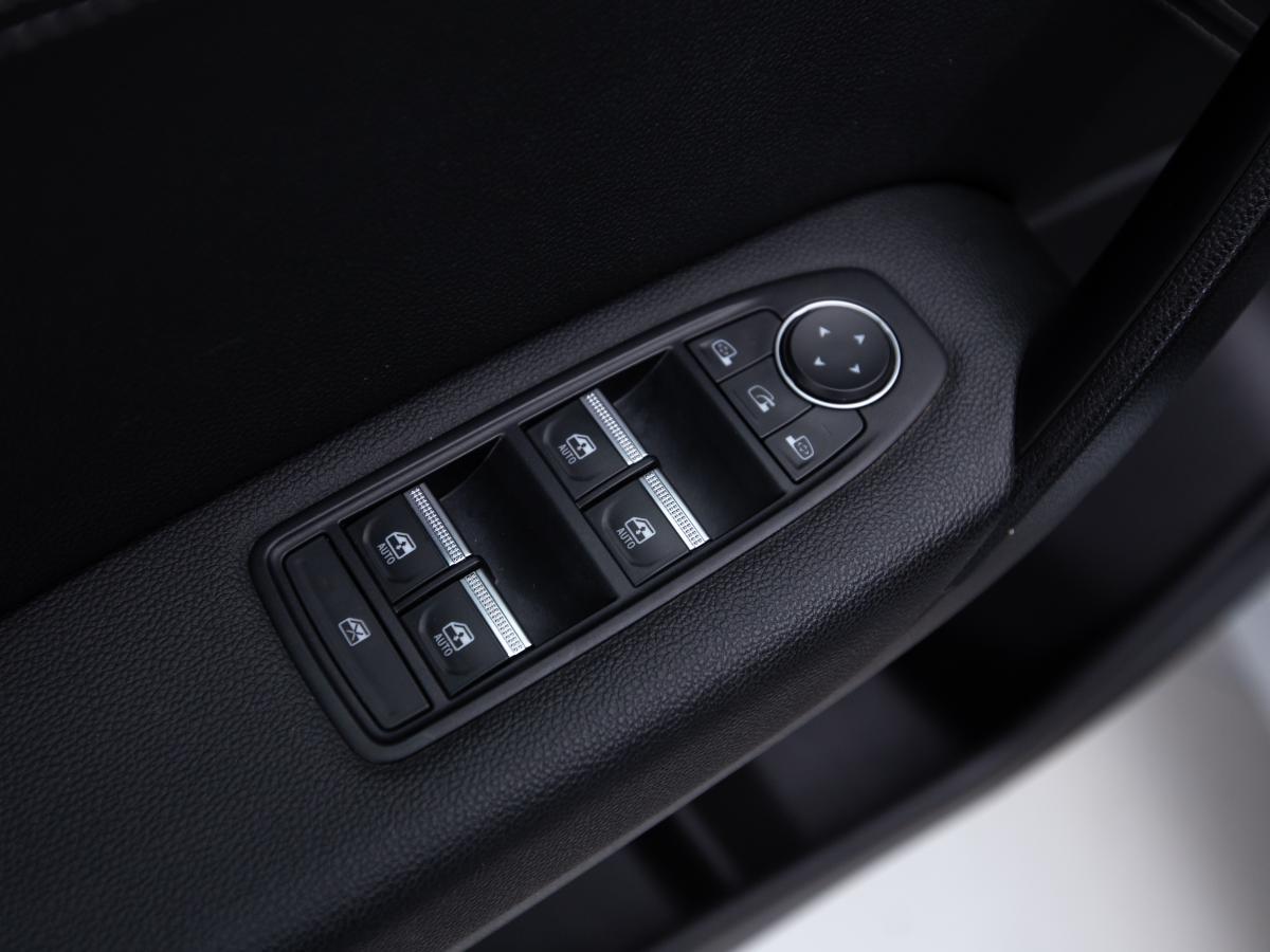 renault-captur-2023-gpl-999cc
