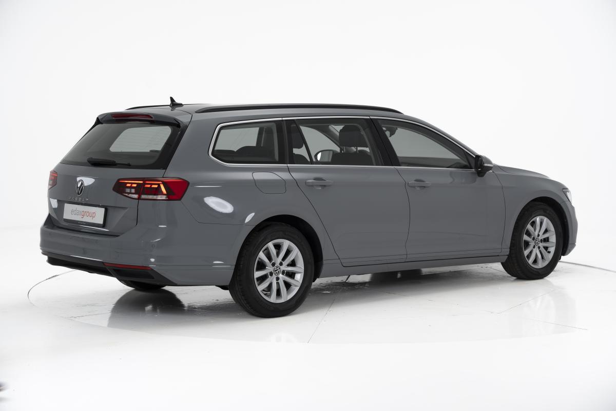 volkswagen-passat-variant-2022-diesel-1968cc