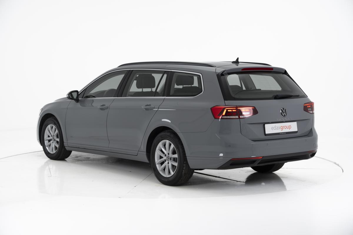 volkswagen-passat-variant-2022-diesel-1968cc