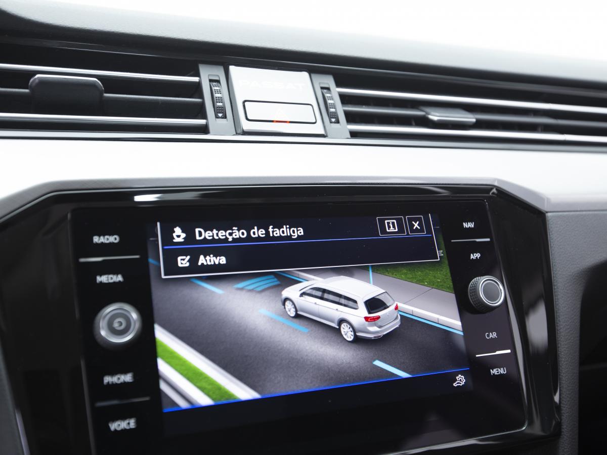 volkswagen-passat-variant-2022-diesel-1968cc
