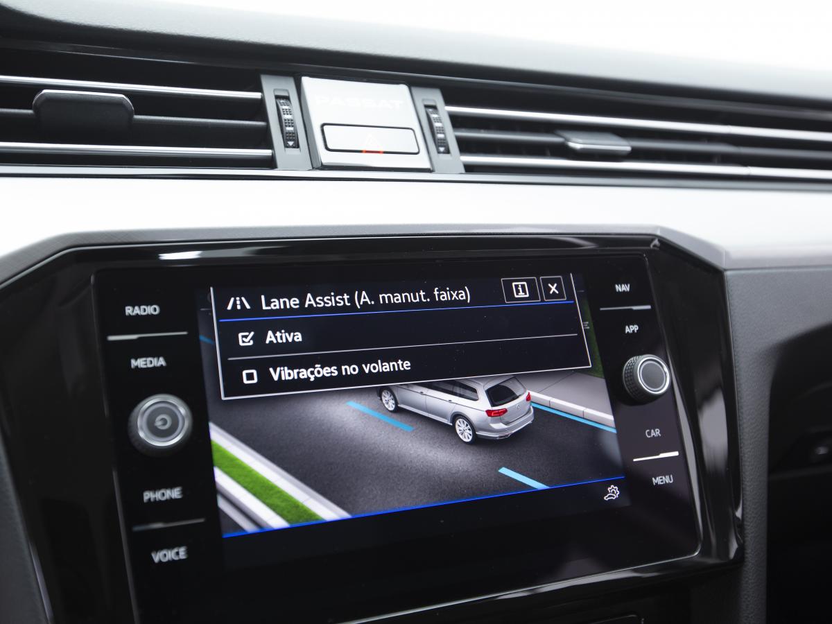 volkswagen-passat-variant-2022-diesel-1968cc
