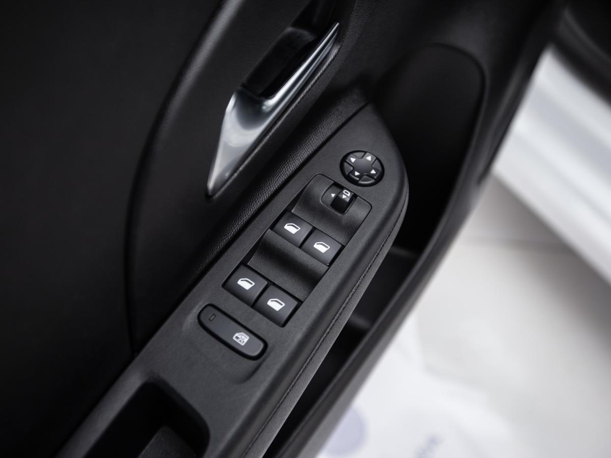 opel-corsa-2024-gasolina-1199cc