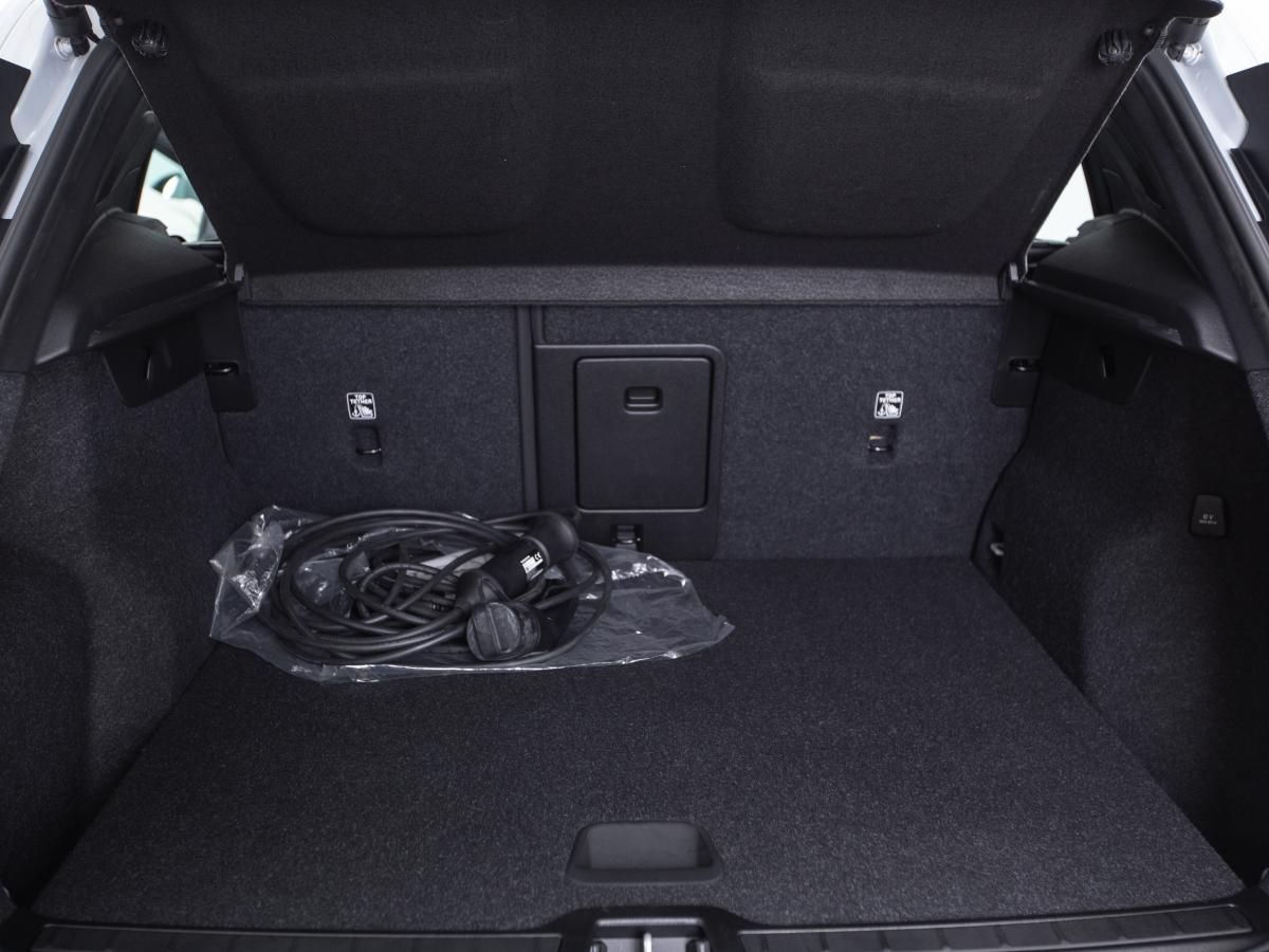 volvo-xc40-2022-hibrido-a-gasolina-1477cc