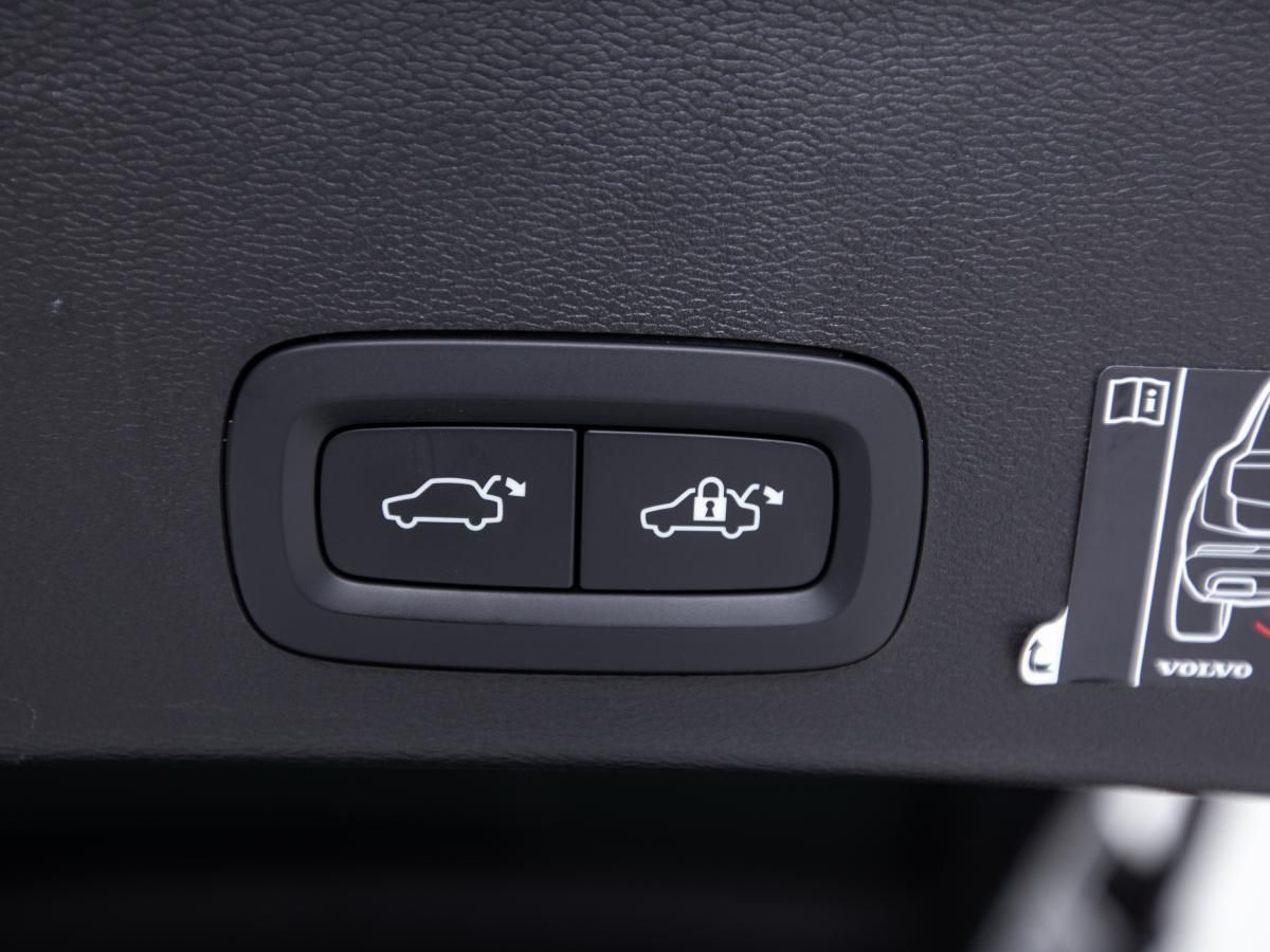 volvo-xc40-2022-hibrido-a-gasolina-1477cc