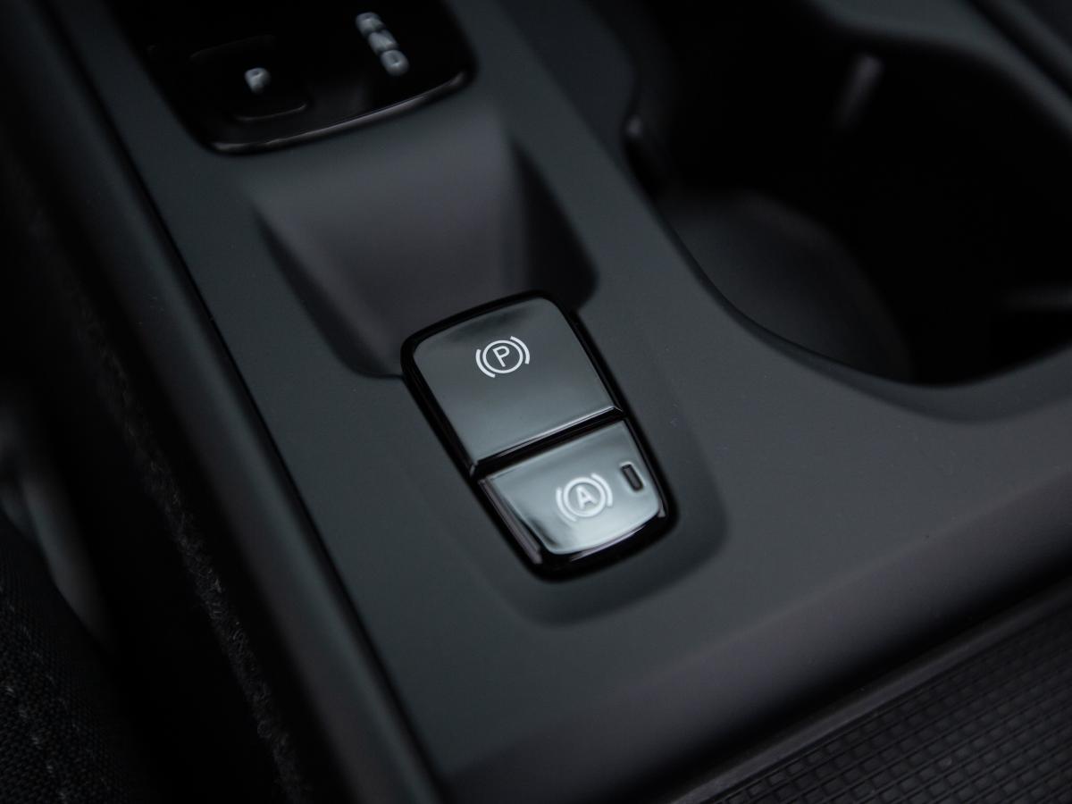 volvo-xc40-2022-hibrido-a-gasolina-1477cc
