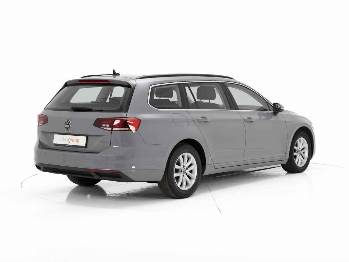 volkswagen-passat-variant-2022-diesel-1968cc