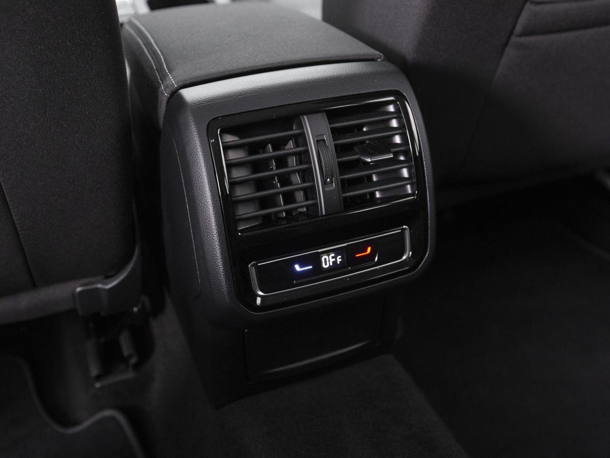 volkswagen-passat-variant-2022-diesel-1968cc
