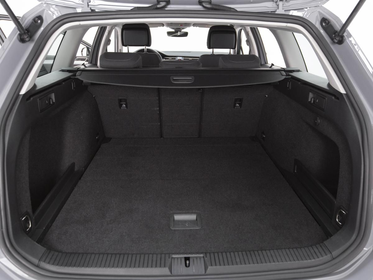 volkswagen-passat-variant-2022-diesel-1968cc