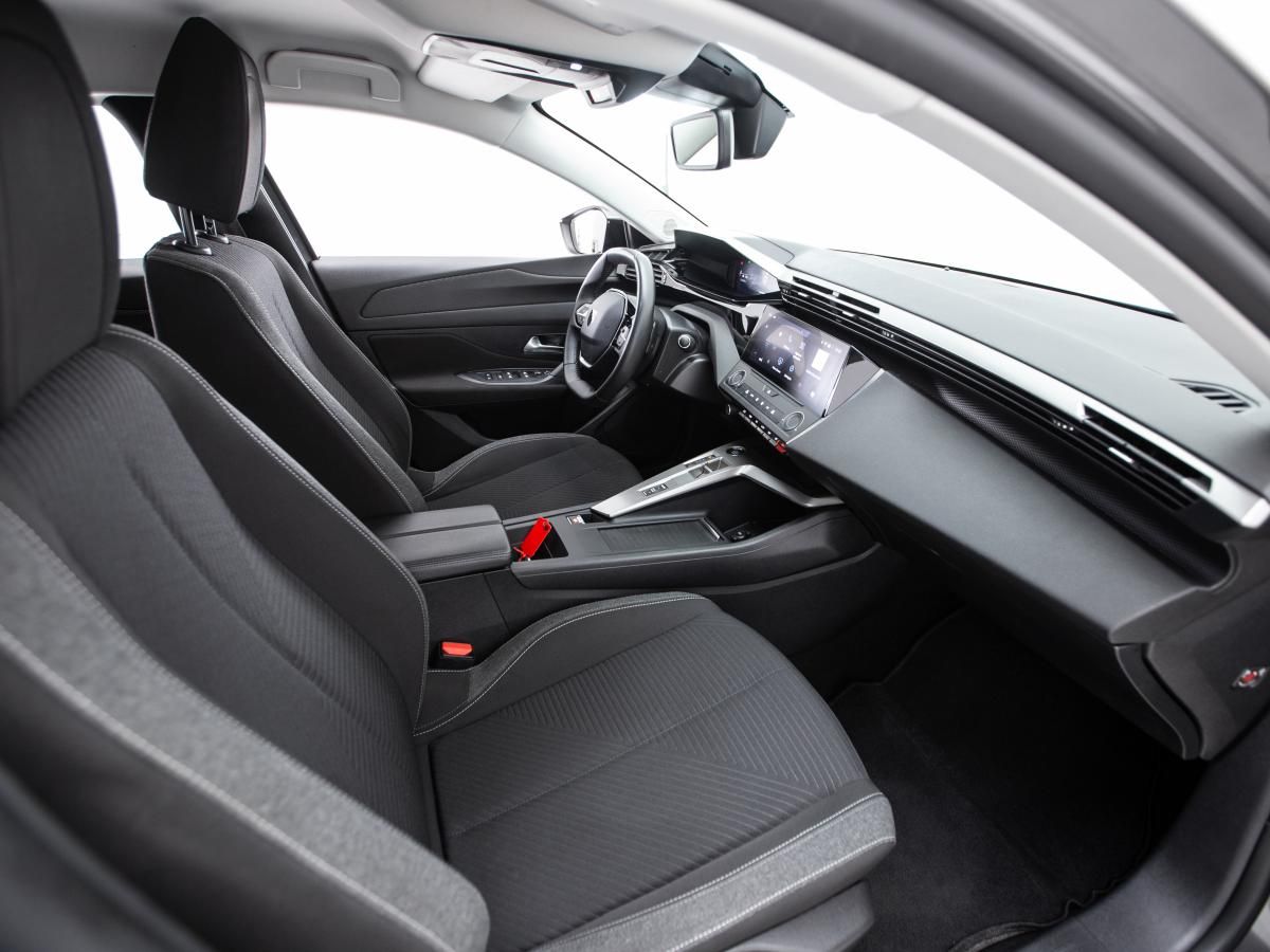 peugeot-308-sw-2023-diesel-1499cc