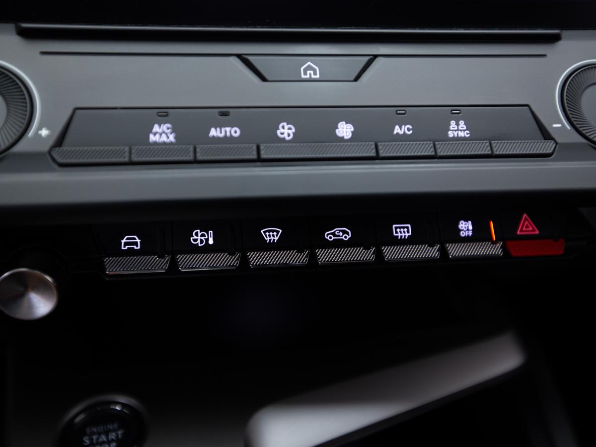 peugeot-308-sw-2023-diesel-1499cc