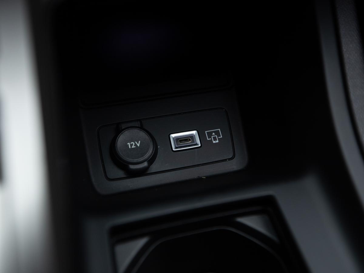 peugeot-308-sw-2023-diesel-1499cc