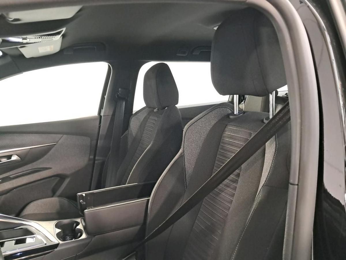 peugeot-5008-2023-diesel-1499cc