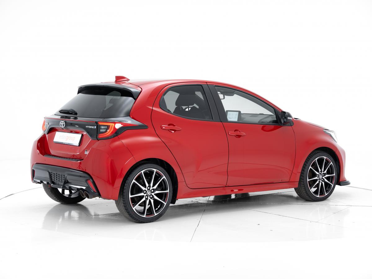 toyota-yaris-2022-hibrido-a-gasolina-1490cc