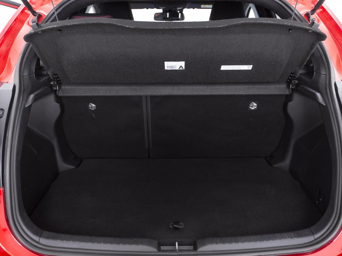 toyota-yaris-2022-hibrido-a-gasolina-1490cc