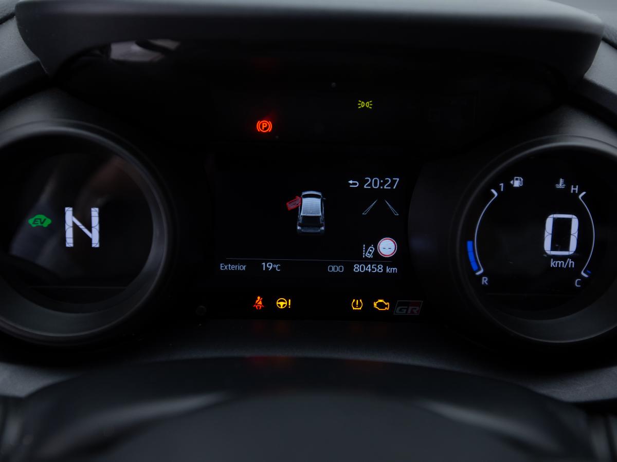toyota-yaris-2022-hibrido-a-gasolina-1490cc