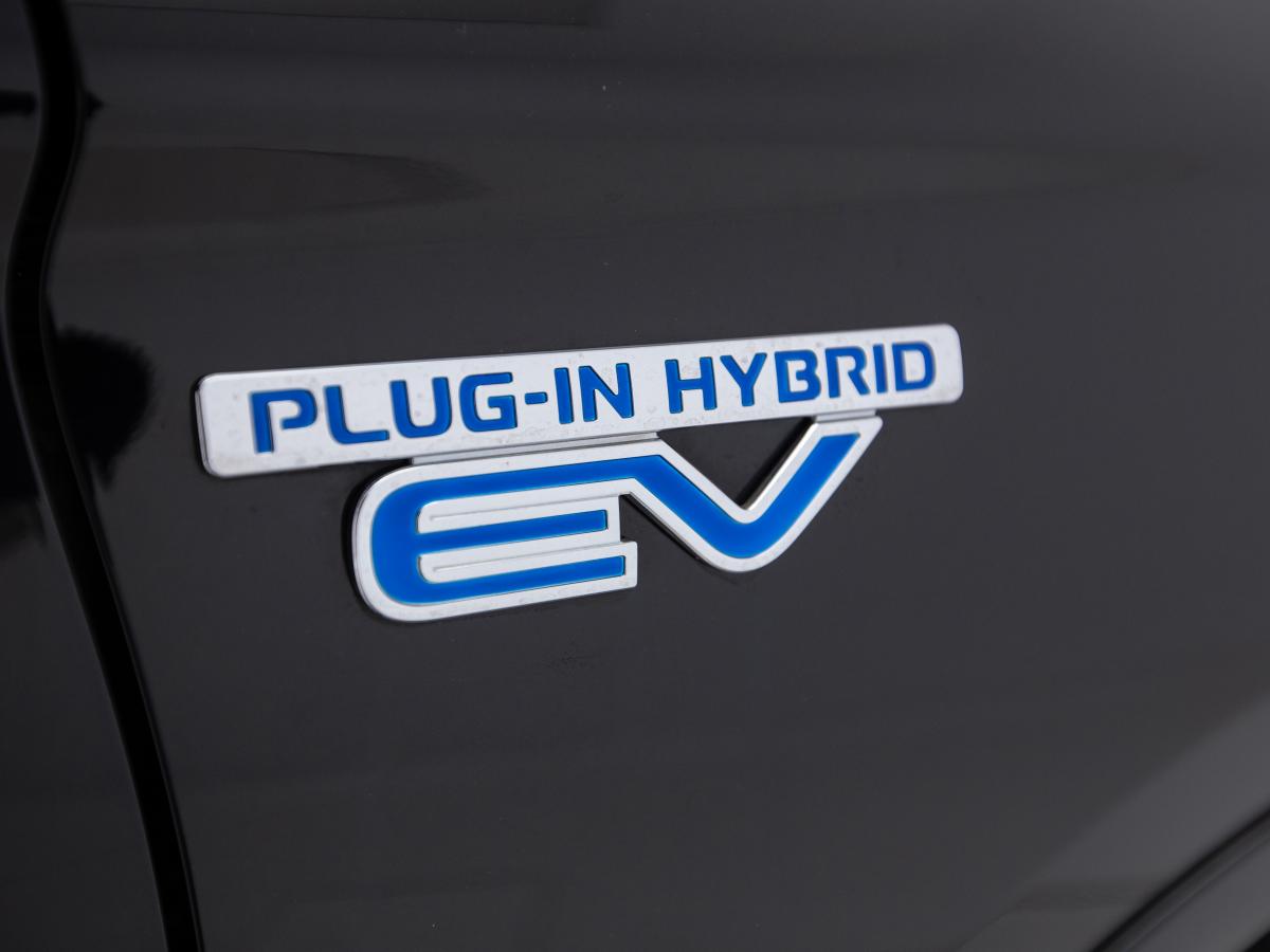 mitsubishi-outlander-2015-hibrido-a-gasolina-1998cc