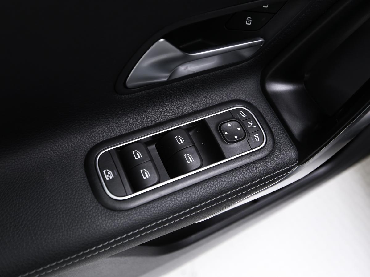 mercedes-benz-classe-a-2023-gasolina-1332cc
