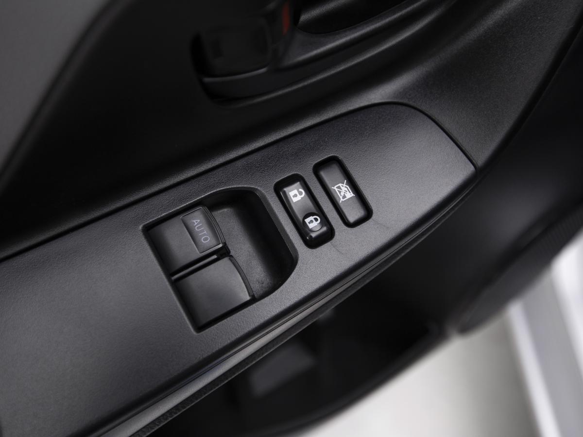 toyota-yaris-2020-hibrido-a-gasolina-1497cc