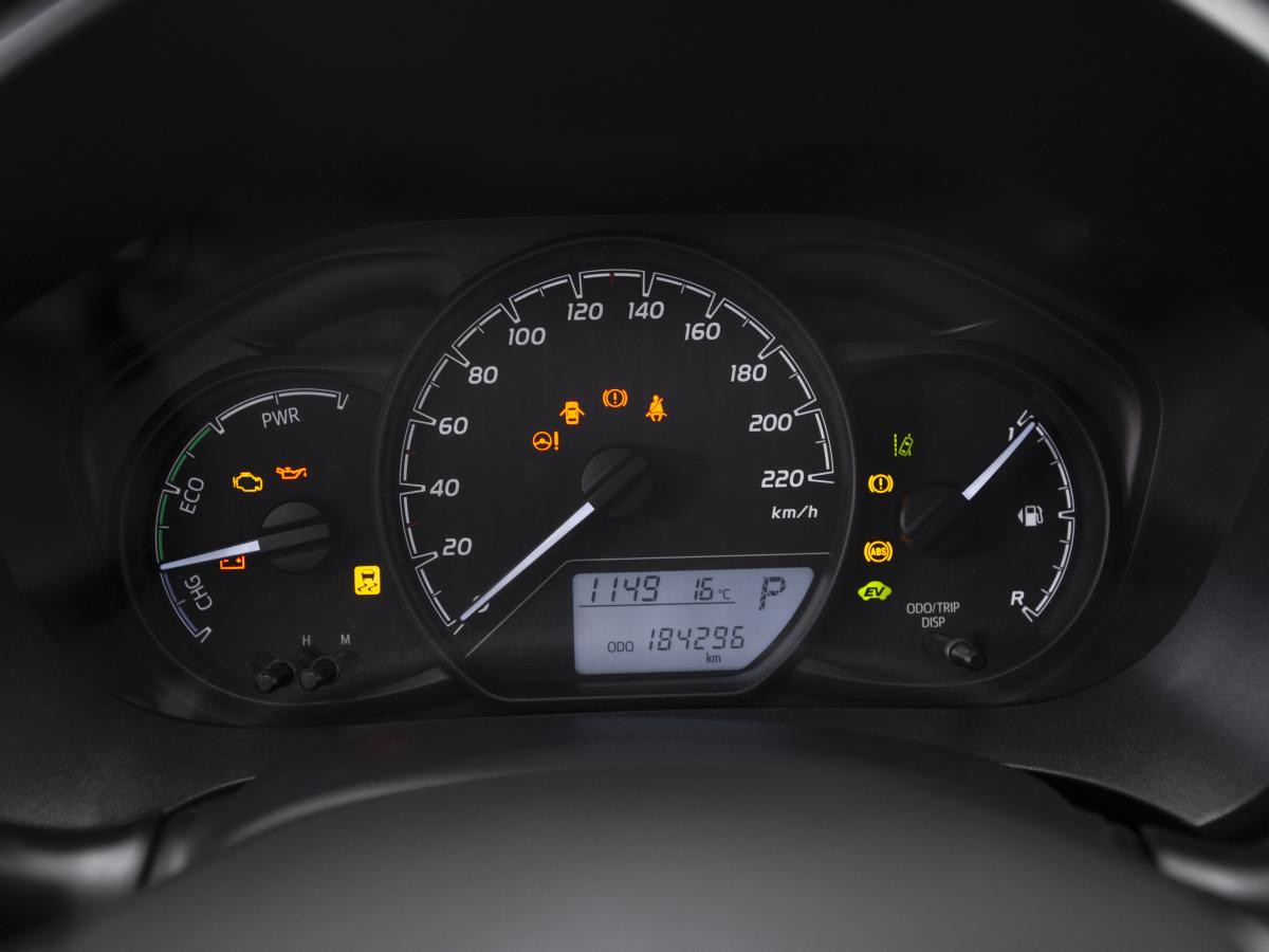toyota-yaris-2020-hibrido-a-gasolina-1497cc