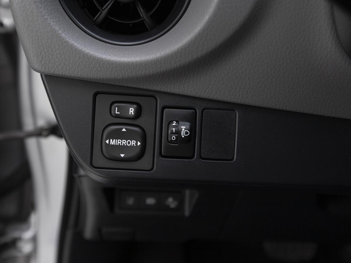 toyota-yaris-2020-hibrido-a-gasolina-1497cc