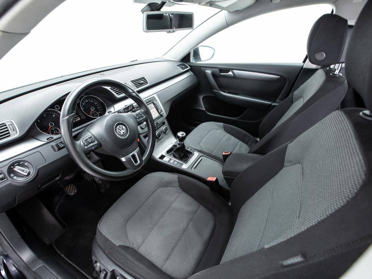volkswagen-passat-variant-2012-diesel-1968cc