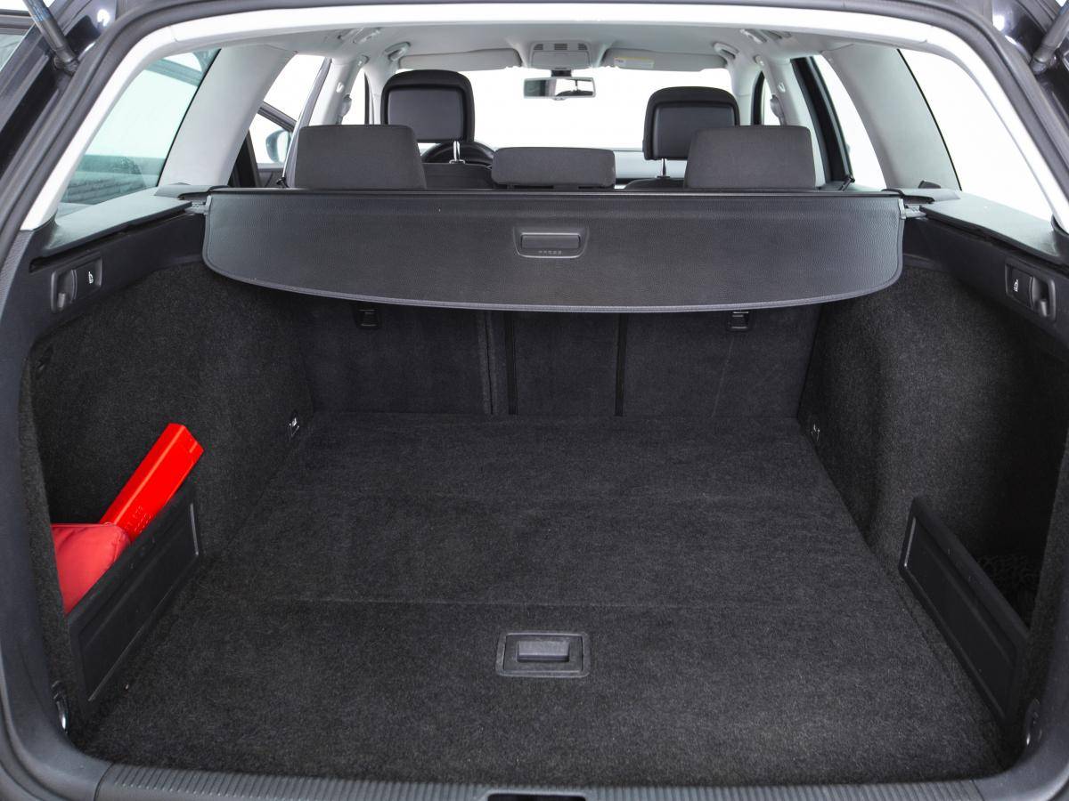 volkswagen-passat-variant-2012-diesel-1968cc