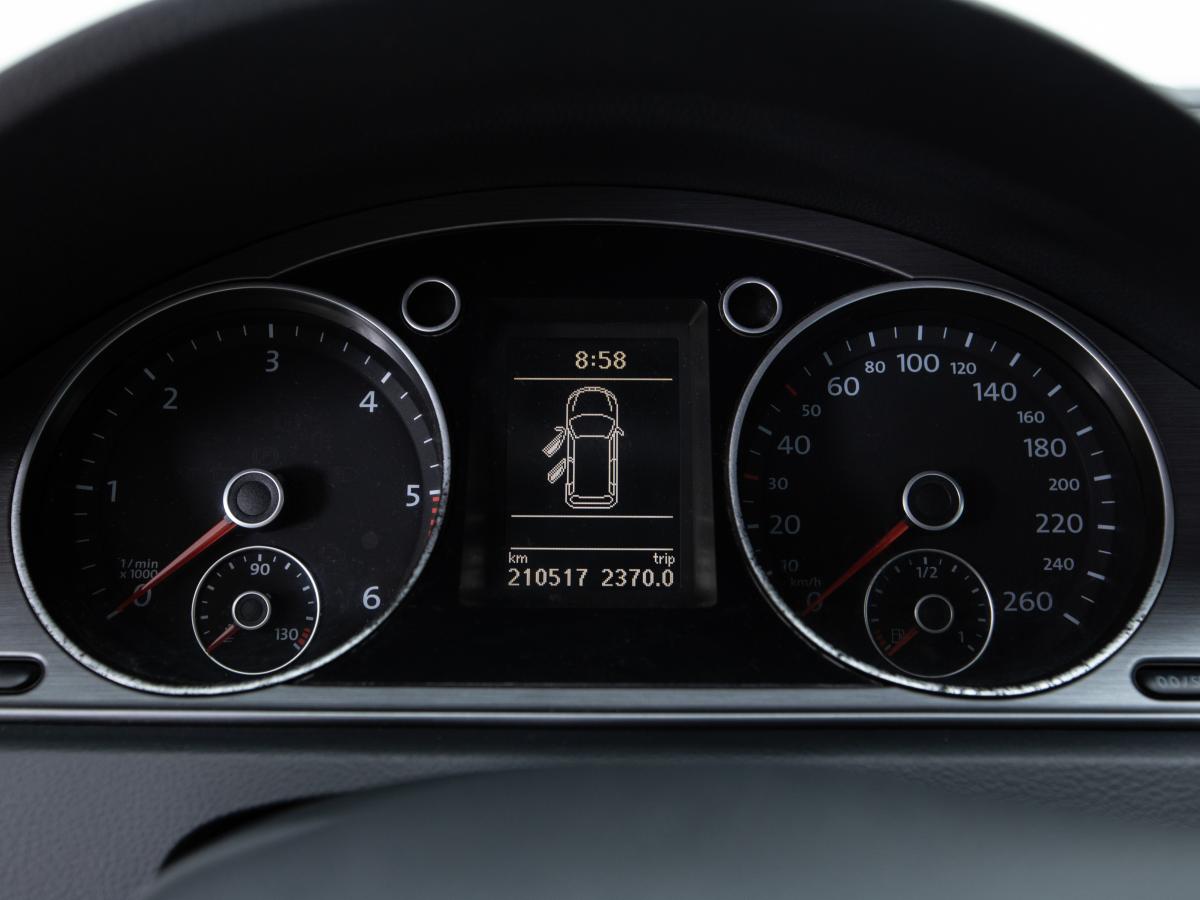 volkswagen-passat-variant-2012-diesel-1968cc
