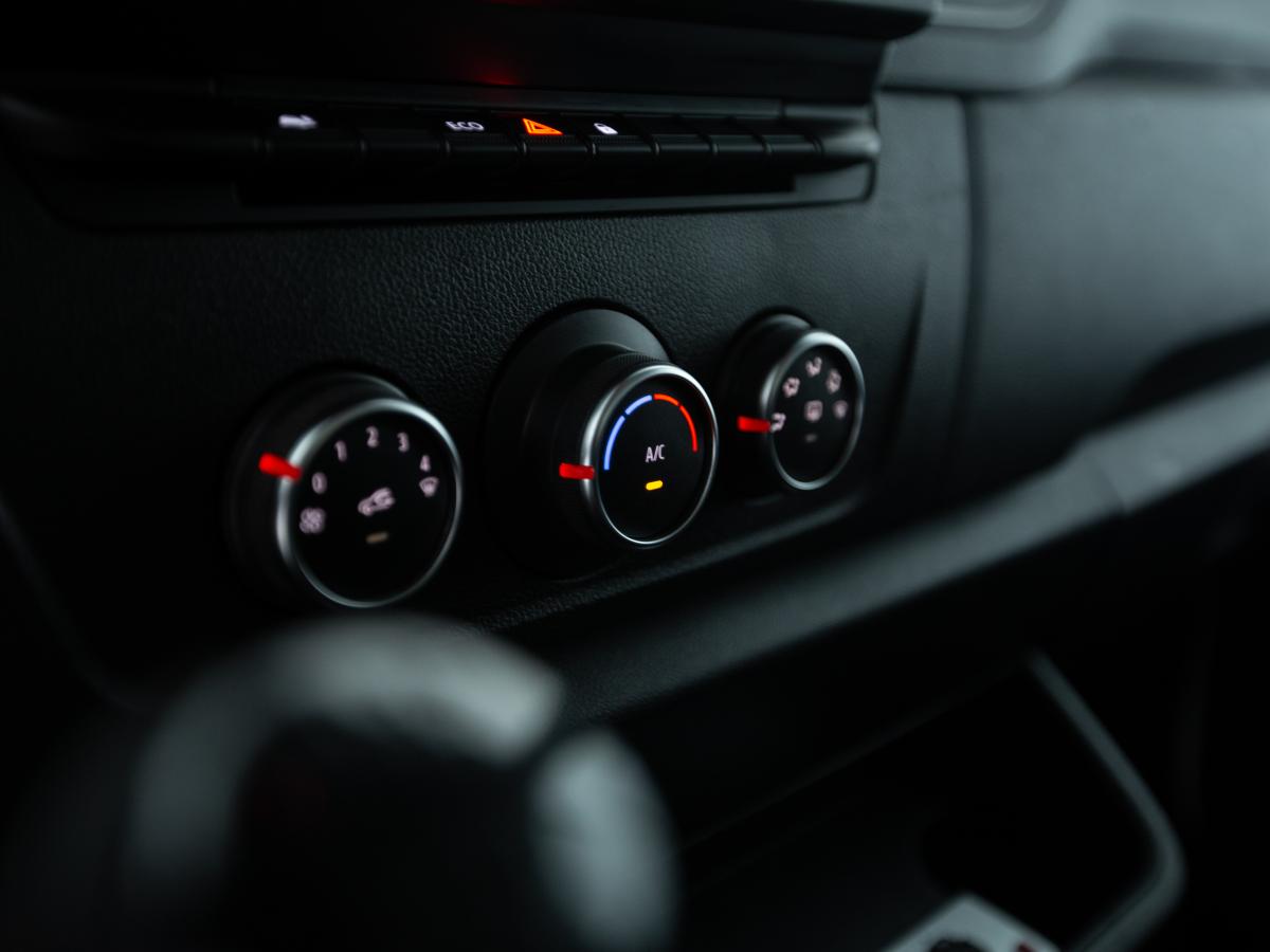 renault-master-2022-diesel-2300cc