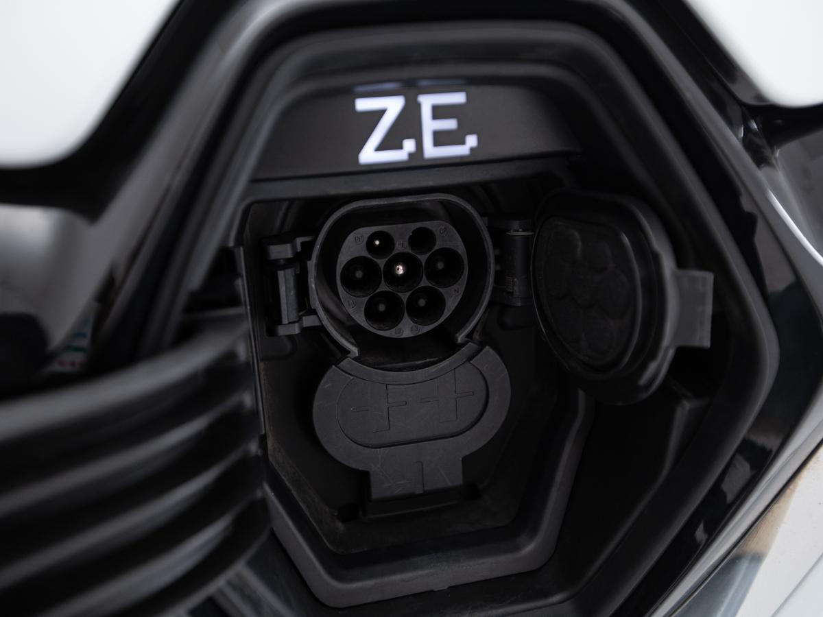 renault-zoe-2021-eletrico-0cc