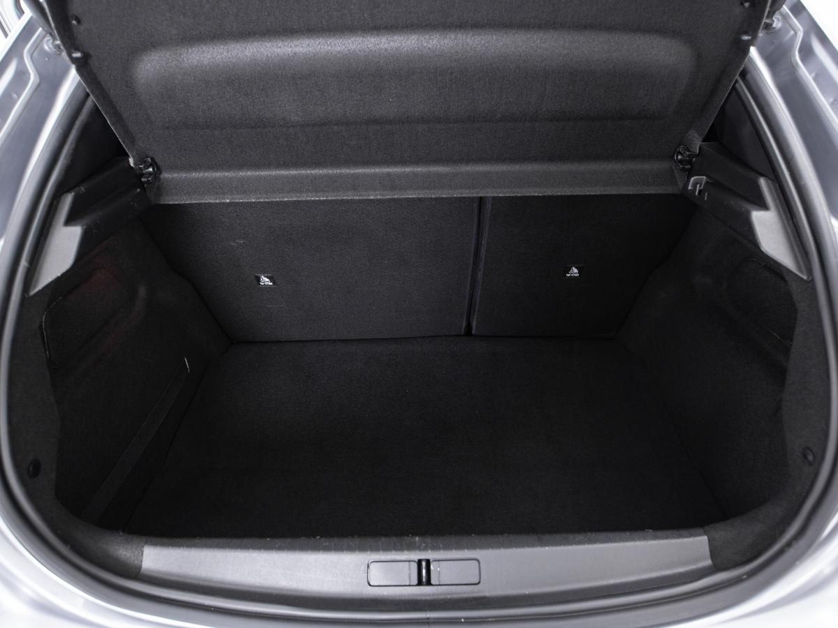 peugeot-208-2023-gasolina-1199cc