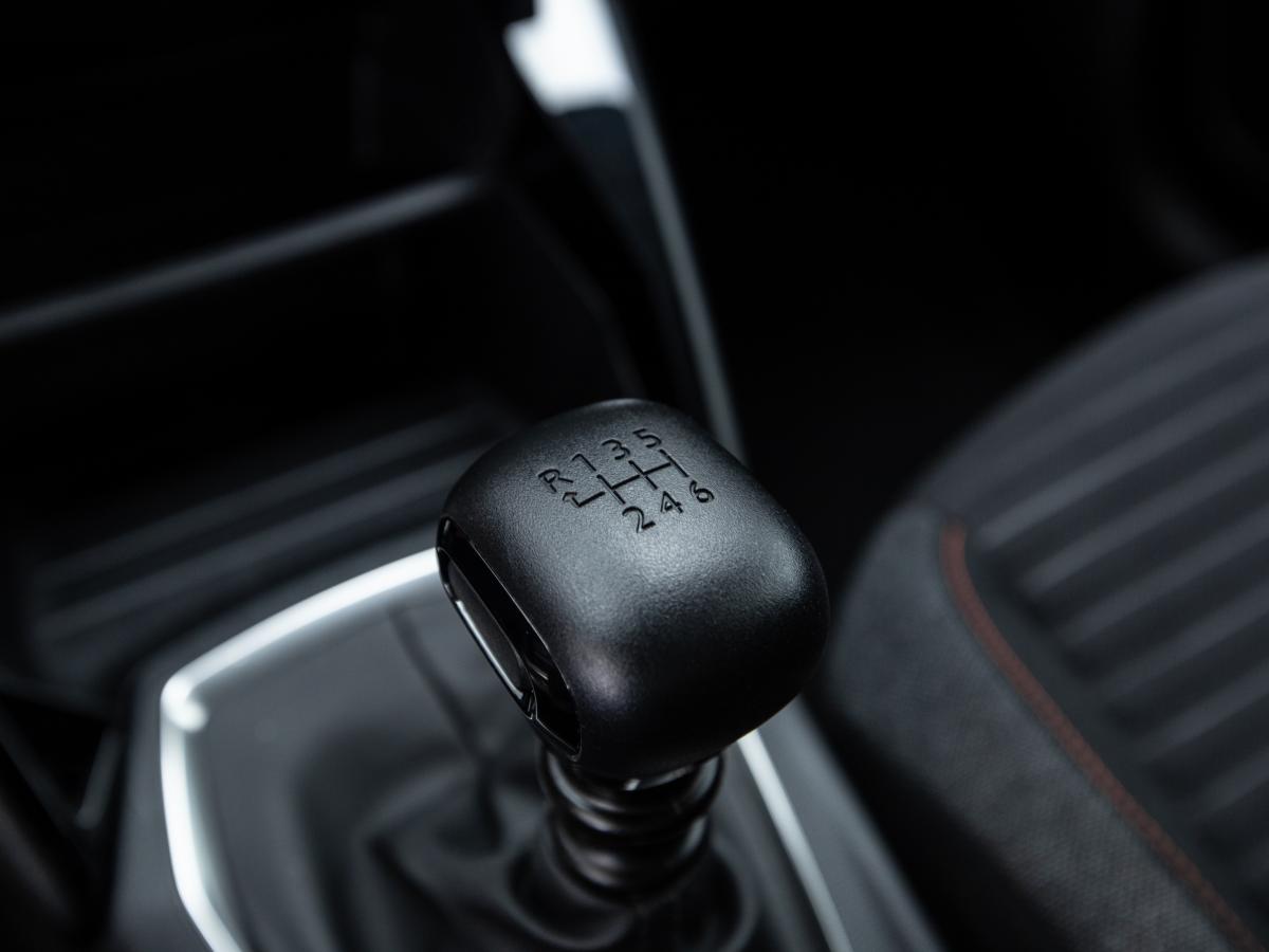 peugeot-208-2023-gasolina-1199cc