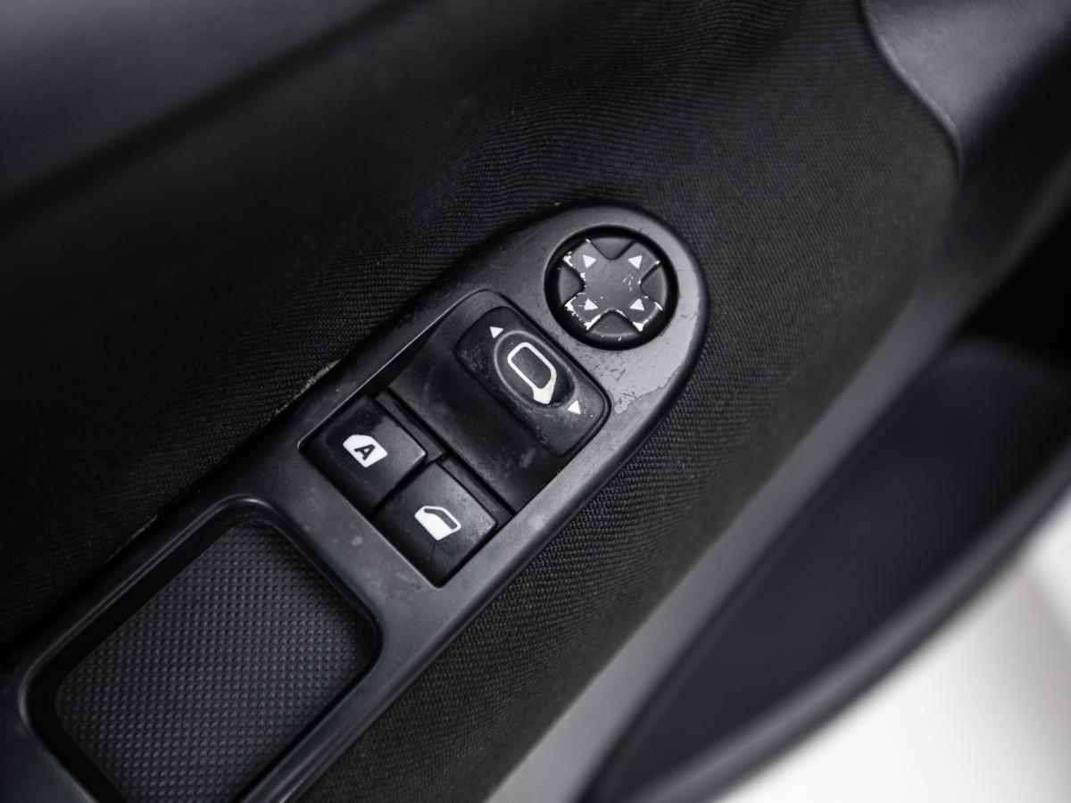 peugeot-207-2009-diesel-1560cc
