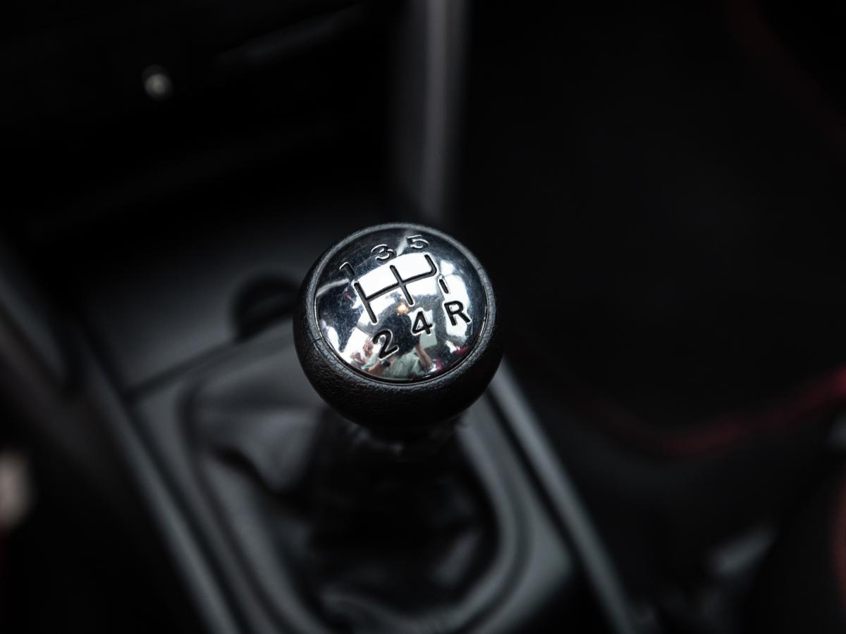 peugeot-207-2009-diesel-1560cc