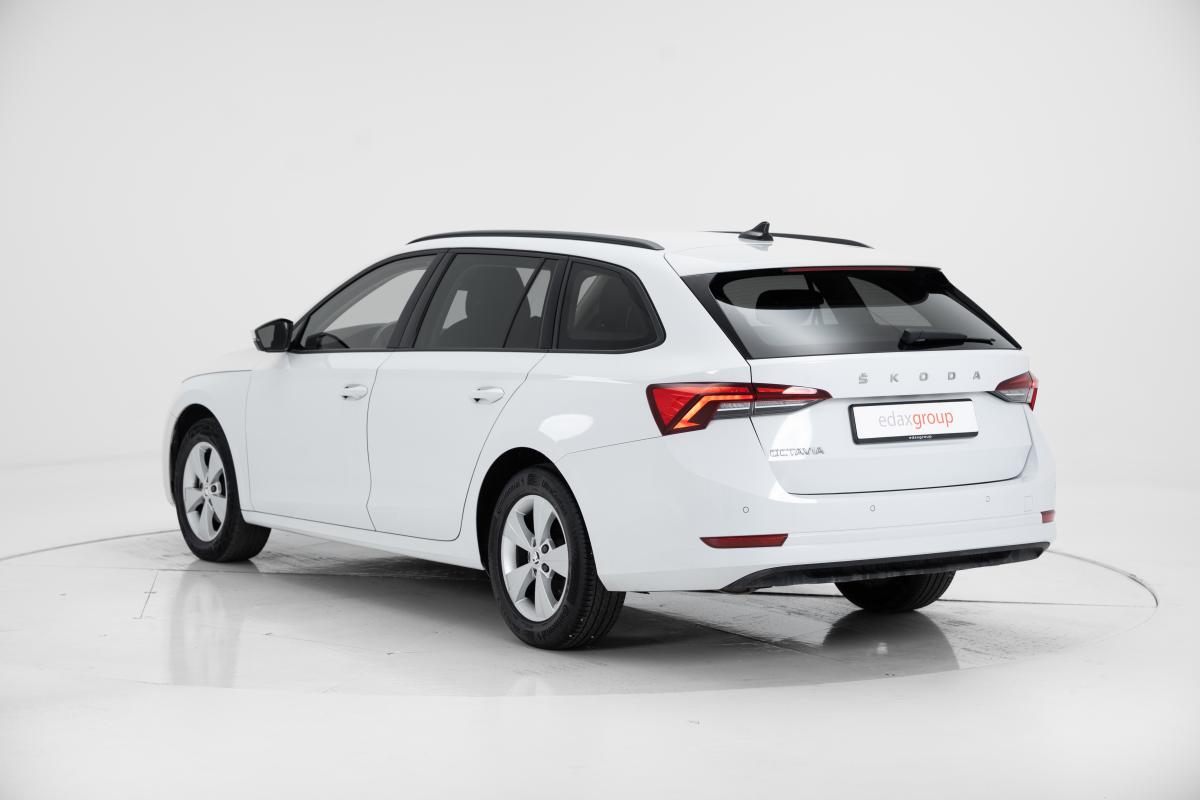 skoda-octavia-break-2023-diesel-1968cc