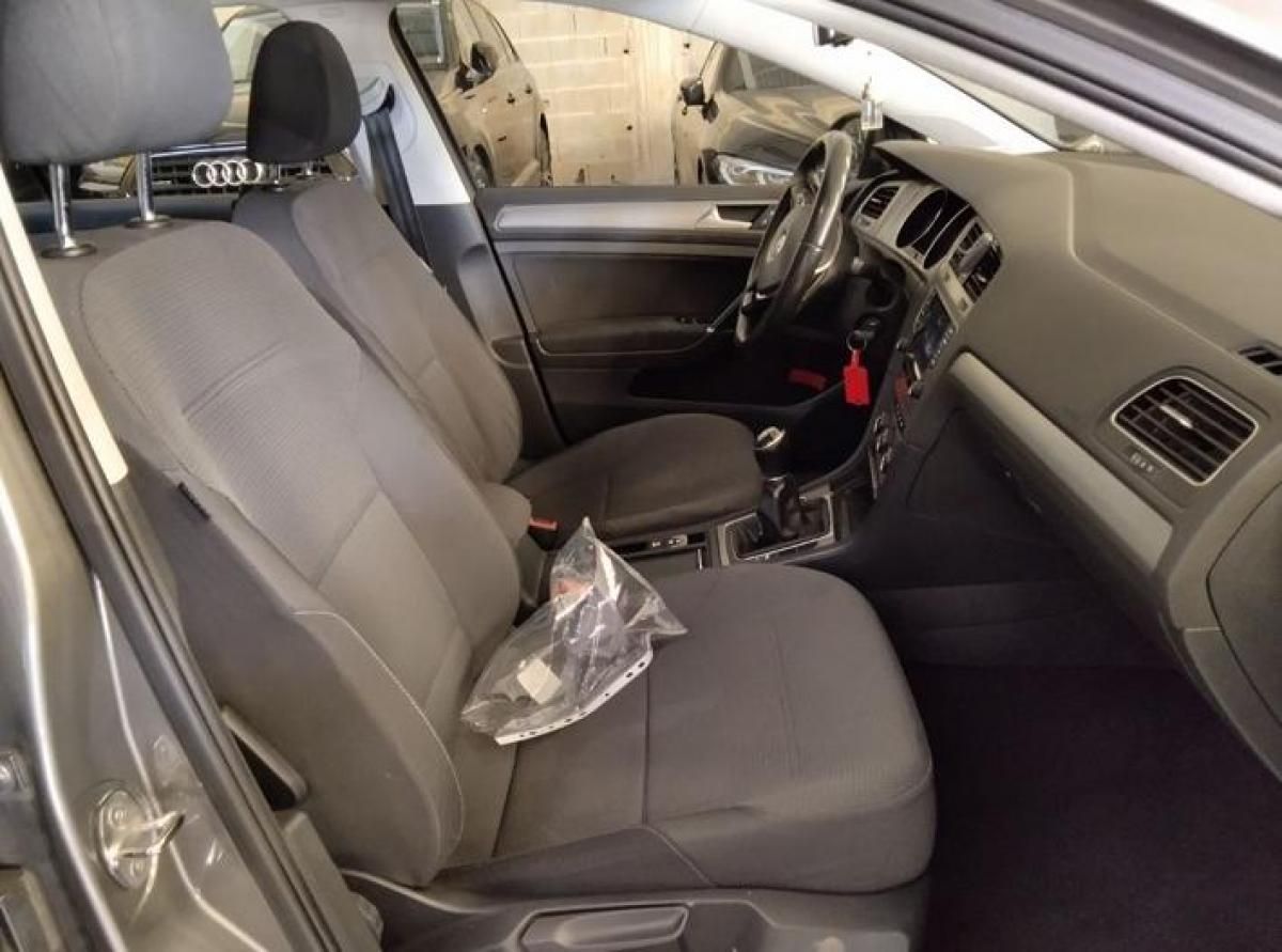 volkswagen-golf-variant-2015-diesel-1598cc