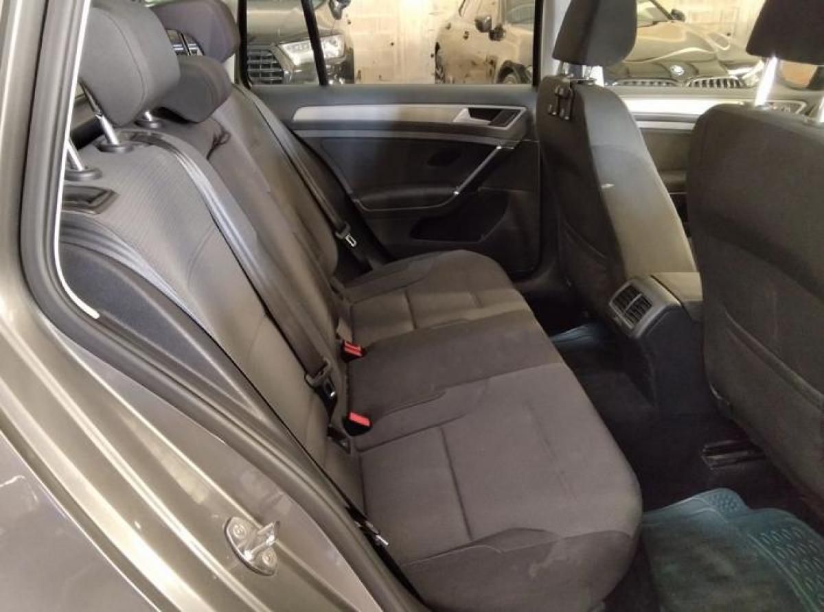 volkswagen-golf-variant-2015-diesel-1598cc