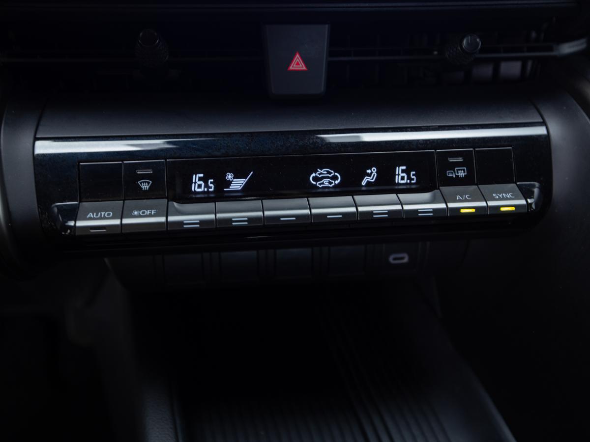 toyota-c-hr-2025-hibrido-a-gasolina-1798cc