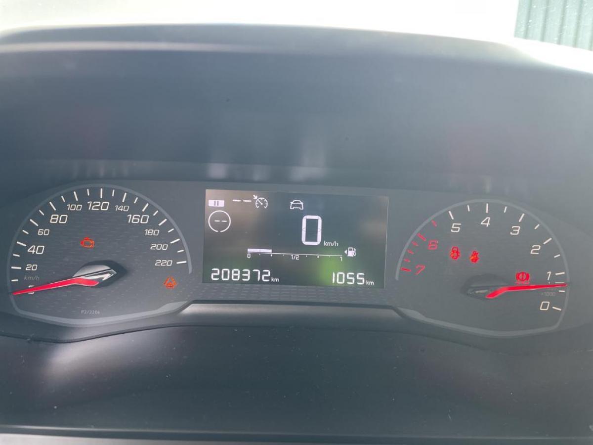 peugeot-208-2020-diesel-1499cc