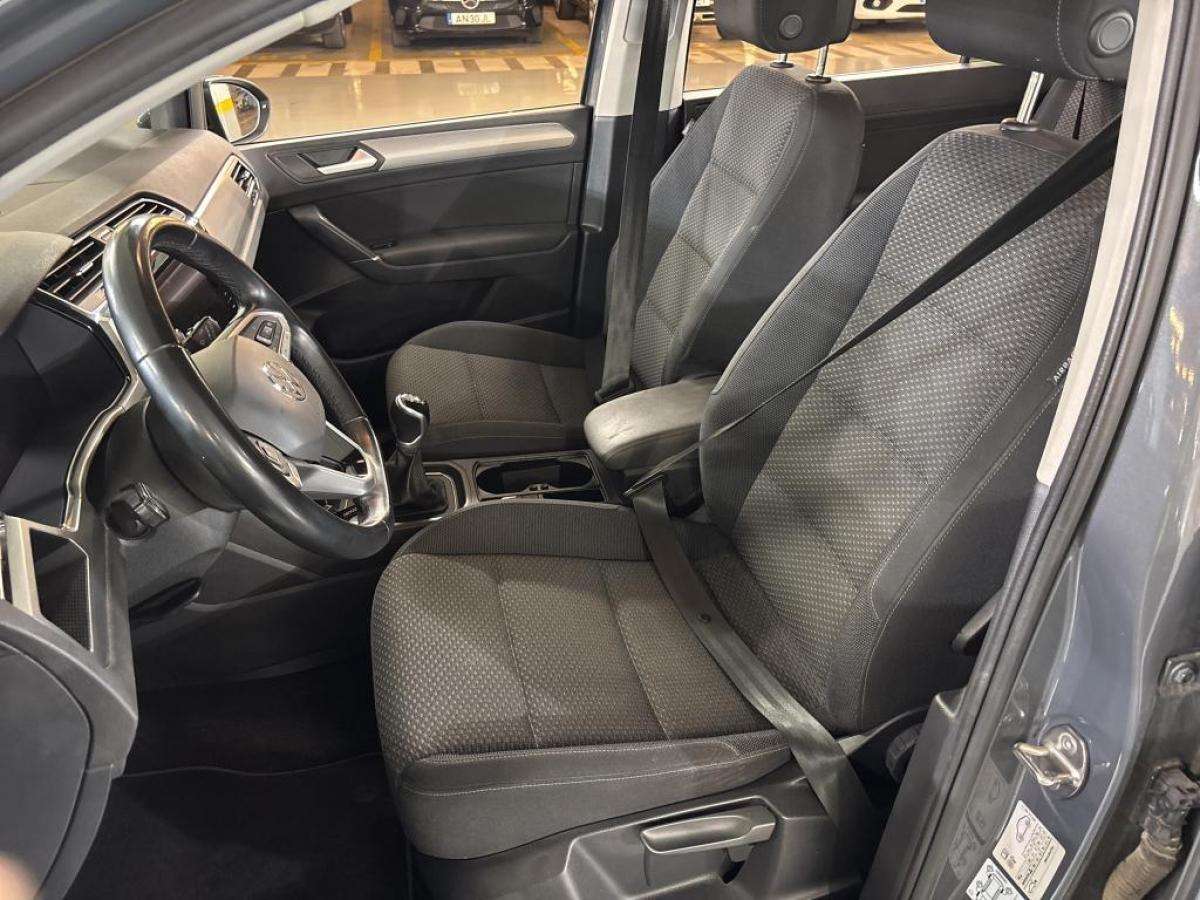 volkswagen-touran-2023-gasolina-1498cc