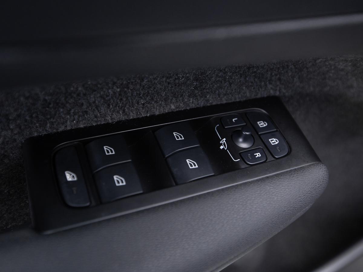 volvo-xc40-2022-hibrido-a-gasolina-1477cc