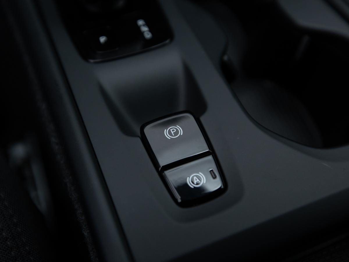 volvo-xc40-2022-hibrido-a-gasolina-1477cc